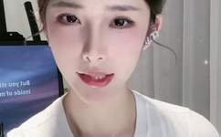 欠债4600万大叔直播卖烤肠还债